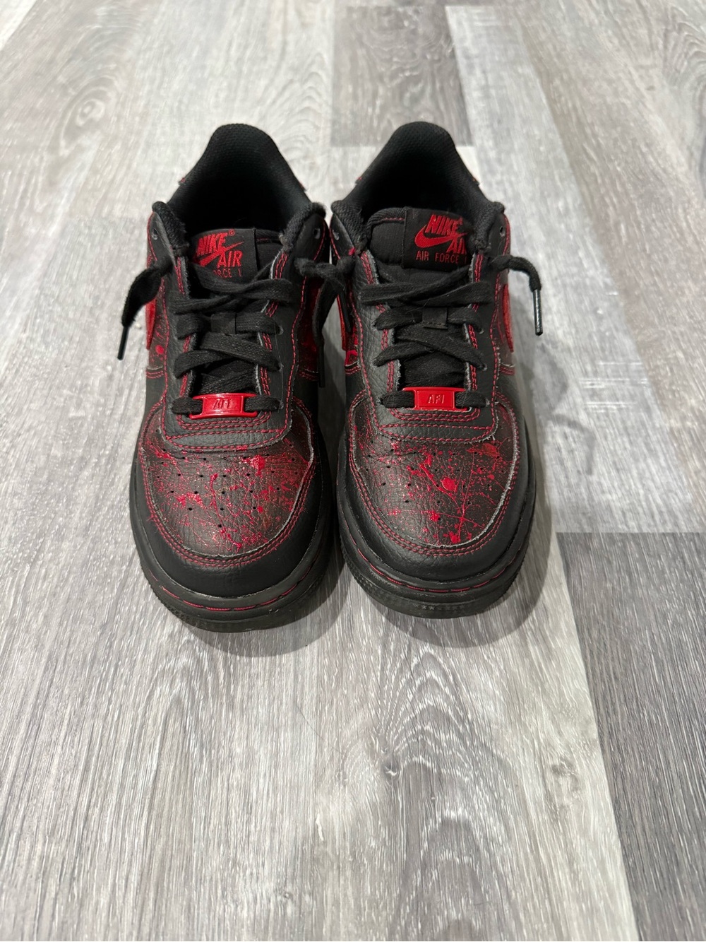 Nike Air Force 1 Low Top Lace-Up Leather Sneakers Splatter Black Red 4.5Y